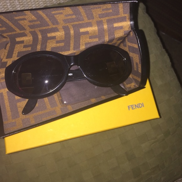 Authentic Vintage Fendi💥Rare💥 - Picture 4 of 5